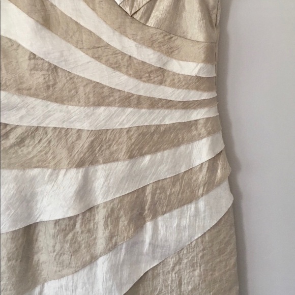 LN GORGEOUS DRESS. SO SLENDERIZING! PERFECT DRESS FOR DINNER DATES, PARTIES, ETC - Picture 2 of 4